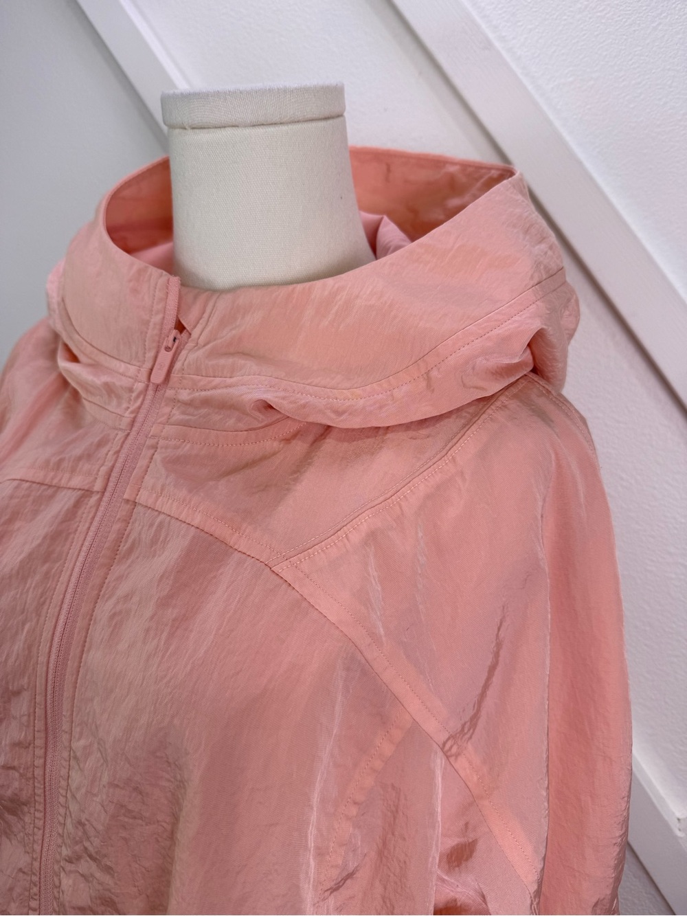 Lululemon Ready to Go Jacket In Pink Mist Size 12 Drawcord Waistband - Picture 4 of 13